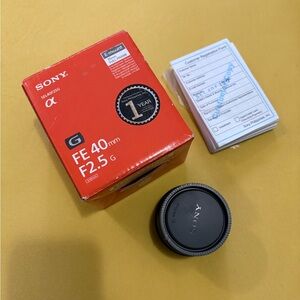 Sony FE 40mm F2.5 G Lens - Red Box